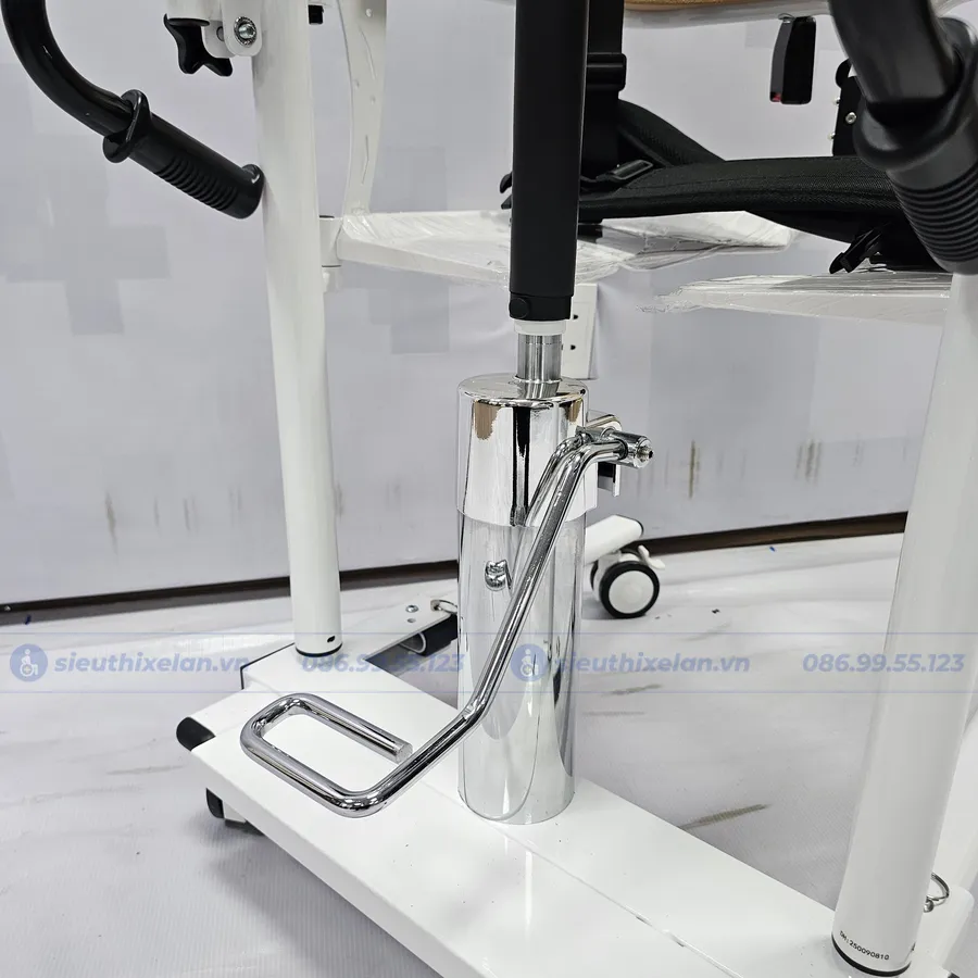 Xe nâng bệnh nhân